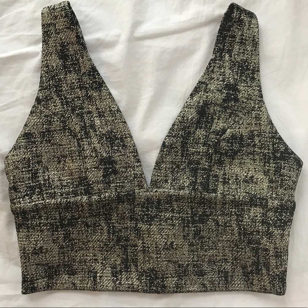Sparkly GOLD AND BLACK crop top SO FLATTERING
